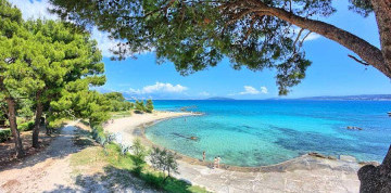 Celodenné kúpanie pri Trogire