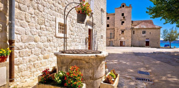 Celodenné kúpanie pri Trogire