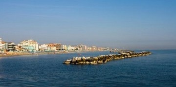 Leto pri mori v Rimini