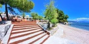 Relax pri Trogire na Jadranskom pobreží s dopravou a all inclusive