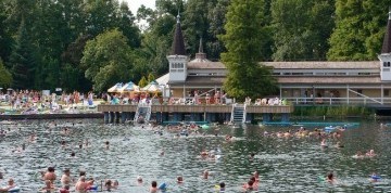Termálne jazero Hévíz alebo kúpanie na Balatone