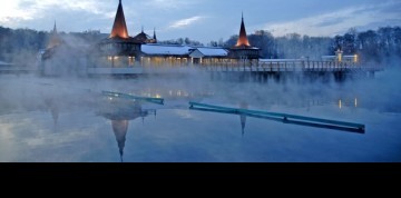 Termálne jazero Hévíz alebo kúpanie na Balatone