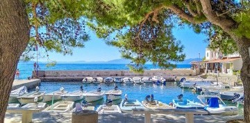 Týždeň na Makarskej riviére s dopravou a polpenziou - Drvenik Palace 3*