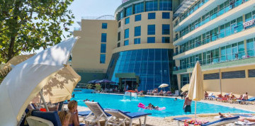Slnečné pobrežie - hotel Ivana Palace 4* s raňajkami a s letenkou