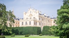 Autobusom do Lednice a na Slávnosti mandlí a vína