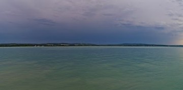 Kúpanie na Balatone, levanduľa a víno