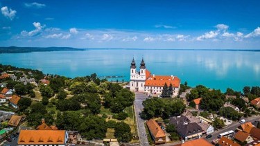 Aké pláže a možnosti ponúka obľúbené maďarské jazero Balaton?
