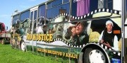 Slunce, seno a cesta do Hoštic u Volyně
