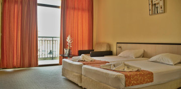 Sveti Vlas - hotel Julia 3* s raňajkami a s dopravou
