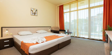 Sveti Vlas - hotel Julia 3* s raňajkami a s dopravou