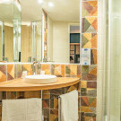 B&B HOTEL Antibes Sophia Le Relais & Hotel Kyriad  Aix Les Mille - Plan de Campagne