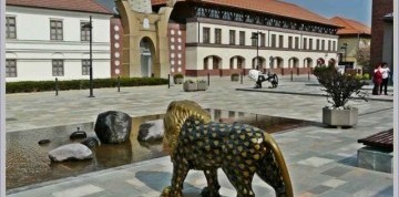 Kláštor v Pannonhalme a porcelán v Herende