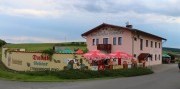 Slunce, seno a cesta do Hoštic u Volyně