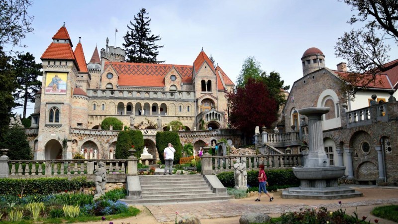 Kráľovský Székesfehérvár a Bory Vár