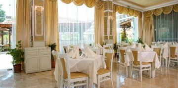 Slnečné pobrežie - Mena Palace Hotel 4* All-Inclusive s letenkou