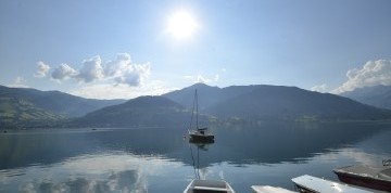 Alpský velikán Grossglockner a jazero Zell am See