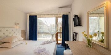 Pomorie - Hotel Zeus 3* s raňajkami a s dopravou