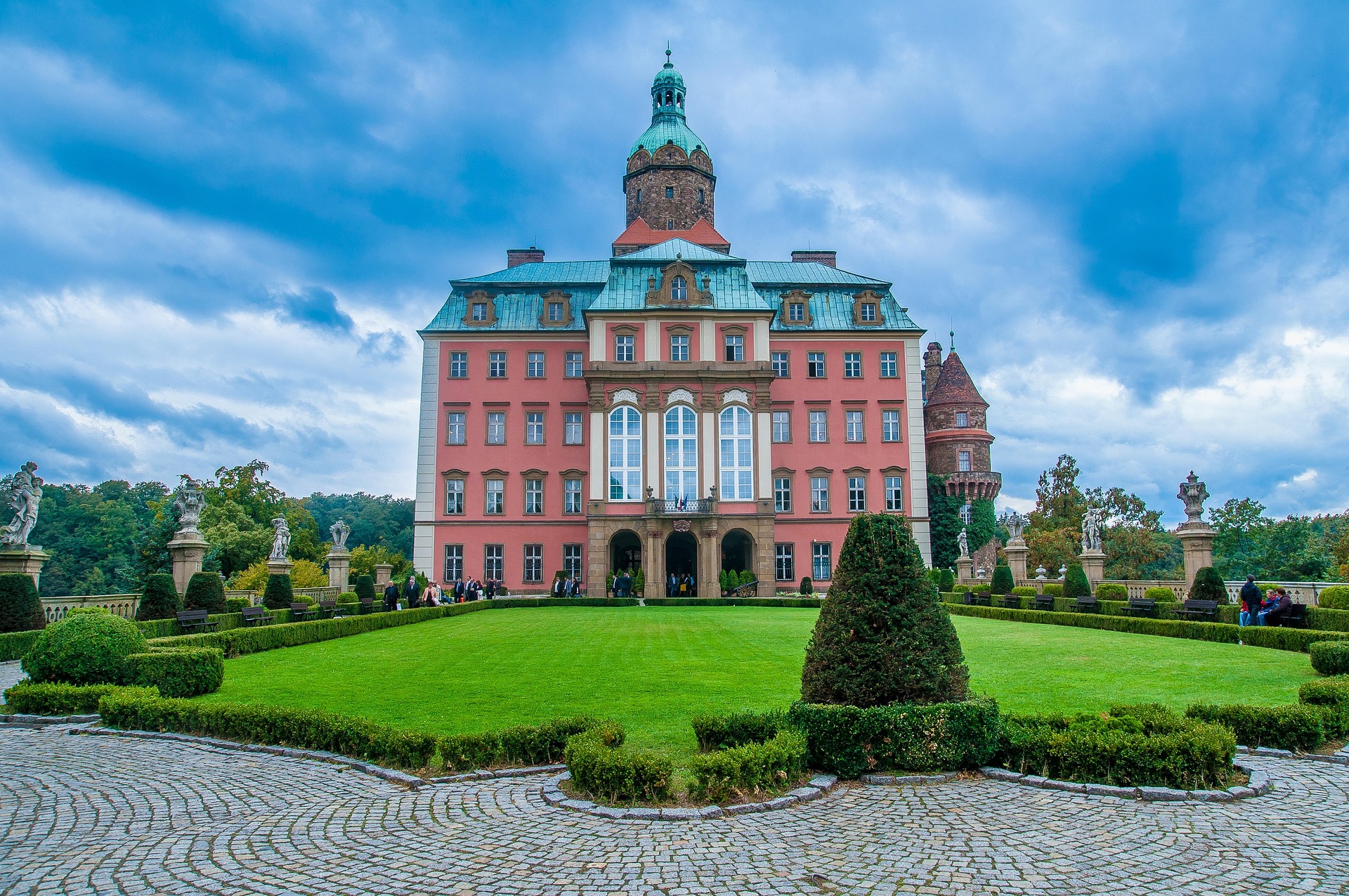 Rozprávkový zámok Książ a historická Świdnica.
