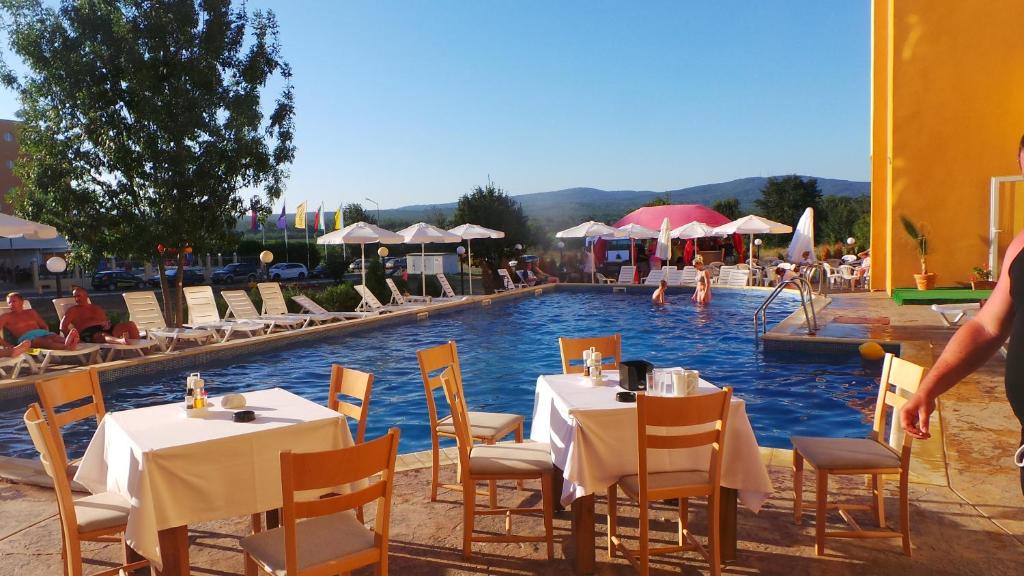 Primorsko - hotel Orios 3* s All Inclusive a s dopravou.