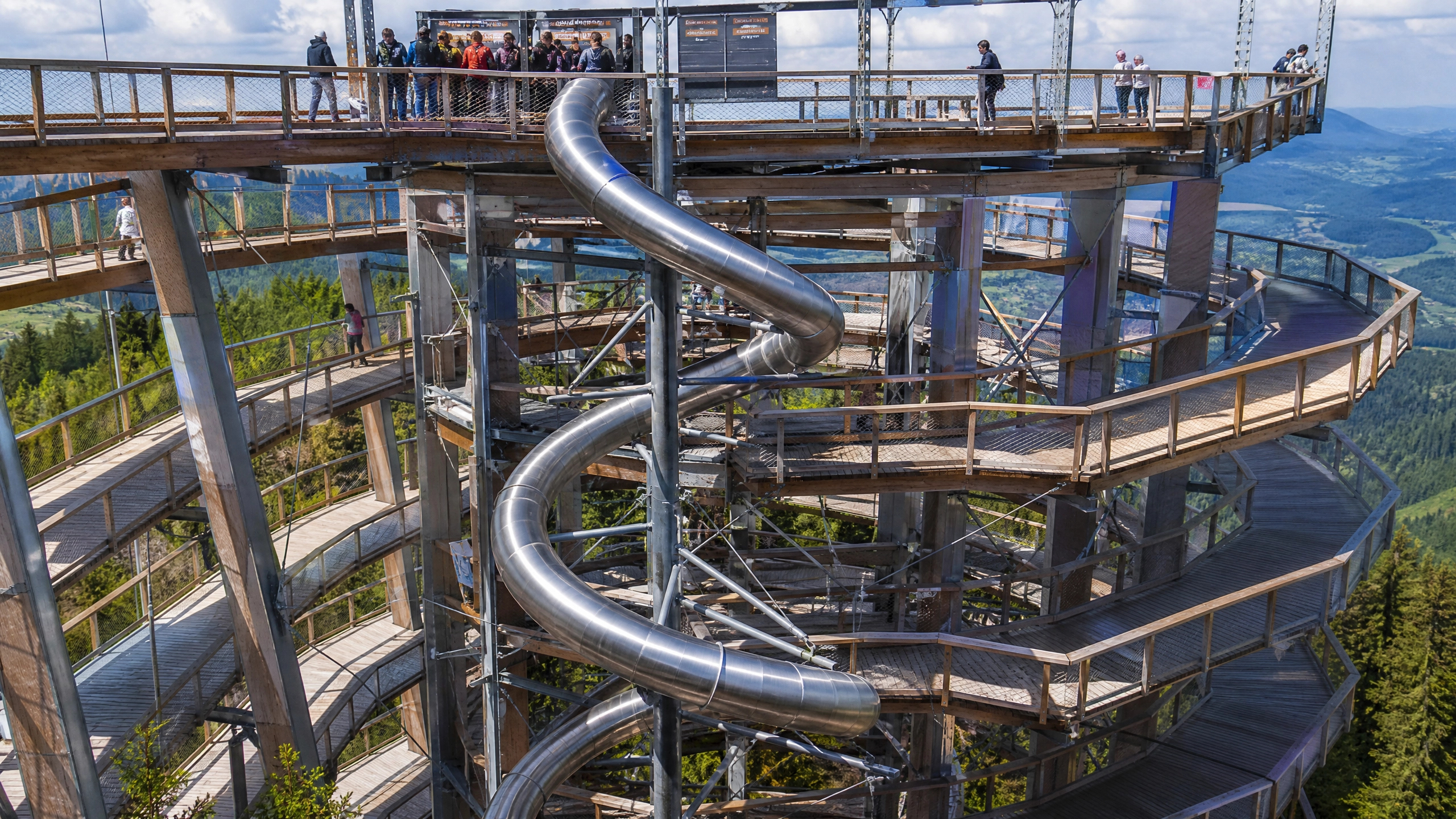 Za najkrajšími výhľadmi Česka – Sky Bridge 721.