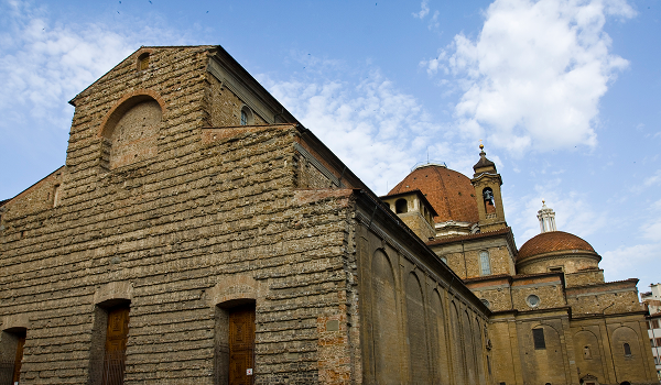 Bazilika San Lorenzo je zaujímavou ukážkou estetiky mesta Florencia.