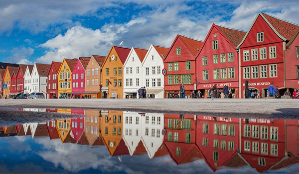 Ikonické farebné domčeky v prístave Bryggen v Nórsku ako ideálny cieľ pre milovníkov histórie a architektúry