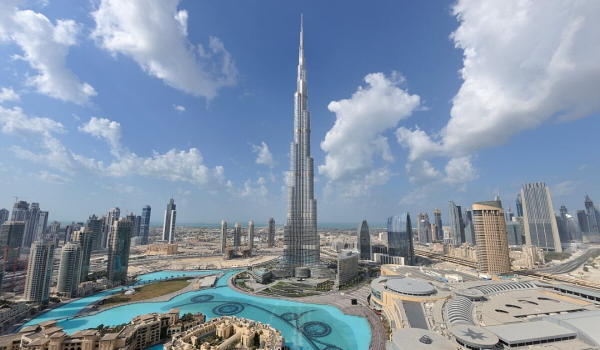 Burj Khalifa, známa budova v Dubaji, ktorá má až 162 poschodí.