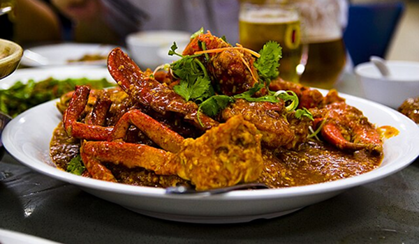 Chilli Crab je typickým jedlom z morských plodov pre Singapur. 
