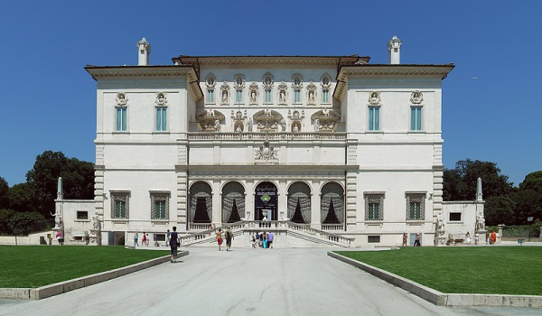 Galleria Borghese ponúka návštevníkom prezrieť si umelecké diela mnohých svetoznámych umelcov.