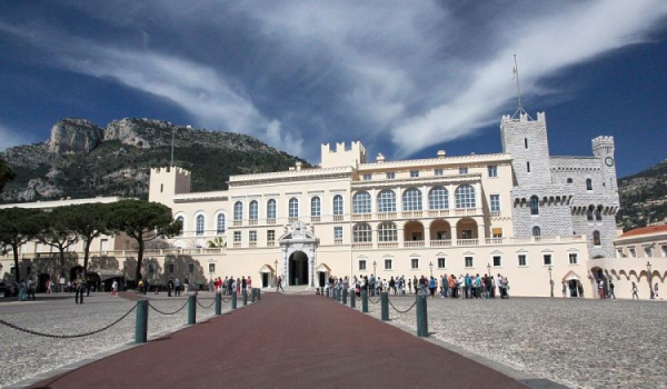 Kniežací palác patrí medzi najznámejšie pamiatky a je domovom kniežacej rodiny.