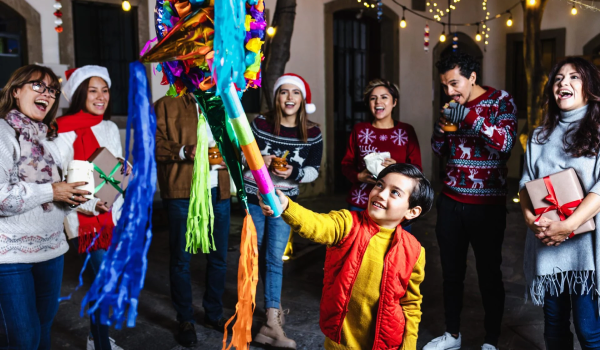 Las Posadas v Mexiku, procesie, ktorými Mexičania oslavujú Vianoce.