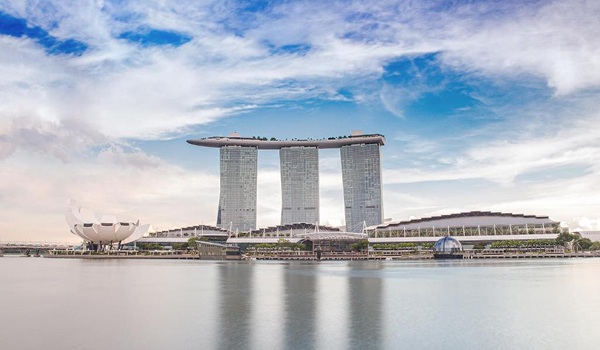 Socha Marina Bay je jednou z najnavštevovanejších atrakcií mesta Singapur.