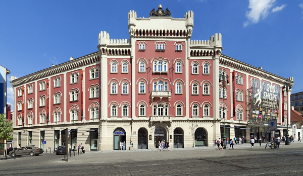 Palladium Praha, obrovské nákupné centrum, ktoré sa nachádza v centre mesta Praha.