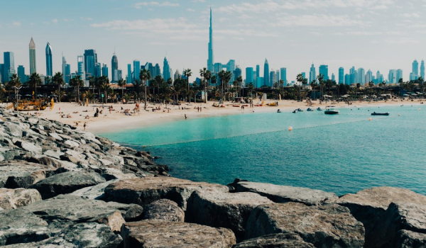 Najvyššia budova sveta Burj Khalifa drží niekoľko svetových rekordov.