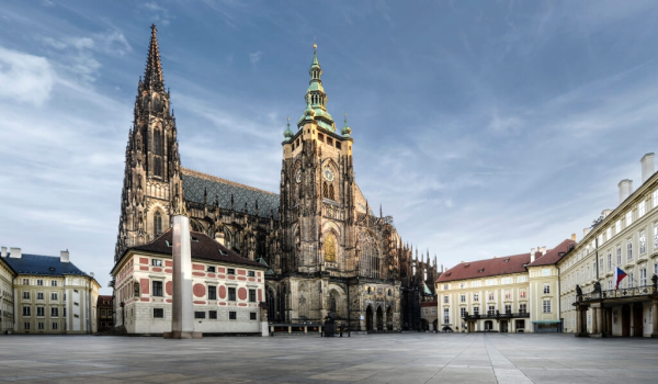 Pražský hrad, ktorý je od pradávna symbolom Česka.