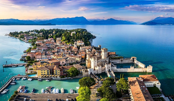Pohľad zhora na mesto Verona, Taliansko.