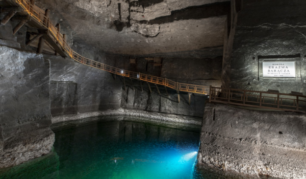 Výlet do soľnej bane Wieliczka si užijú malí i veľkí, a preto je vhodným miestom na výlet pre celú rodinu.